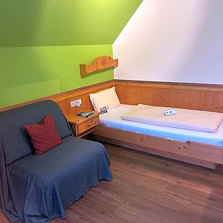 Am Kamin 3*
